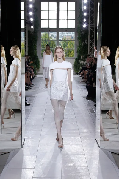 Look 37